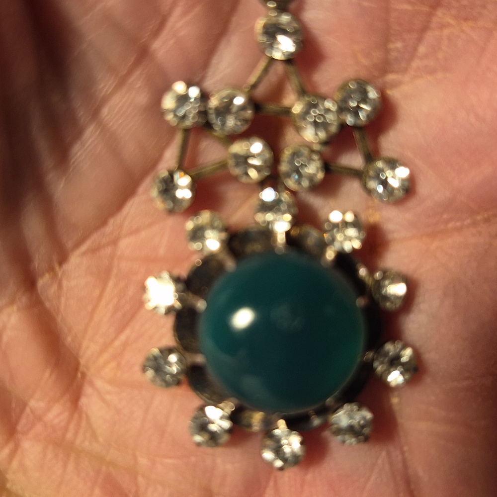 Green Cabochon Ring and Pendant Set - Elegant Women’s Jewelry - Picture 5 of 5